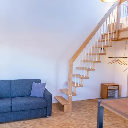 Homely 3*